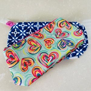 Bundle of 2 cosmetic cases